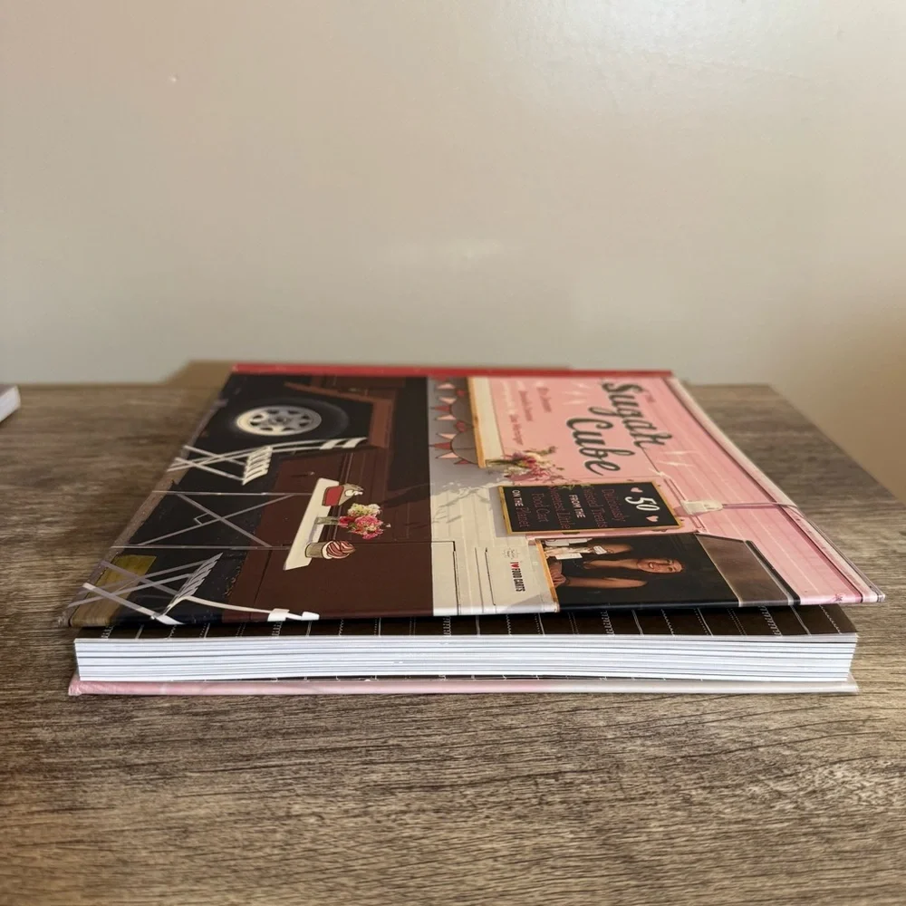The Sugar Cube Dessert Recipe Book & Chocolate Modeling Cake Toppers Book